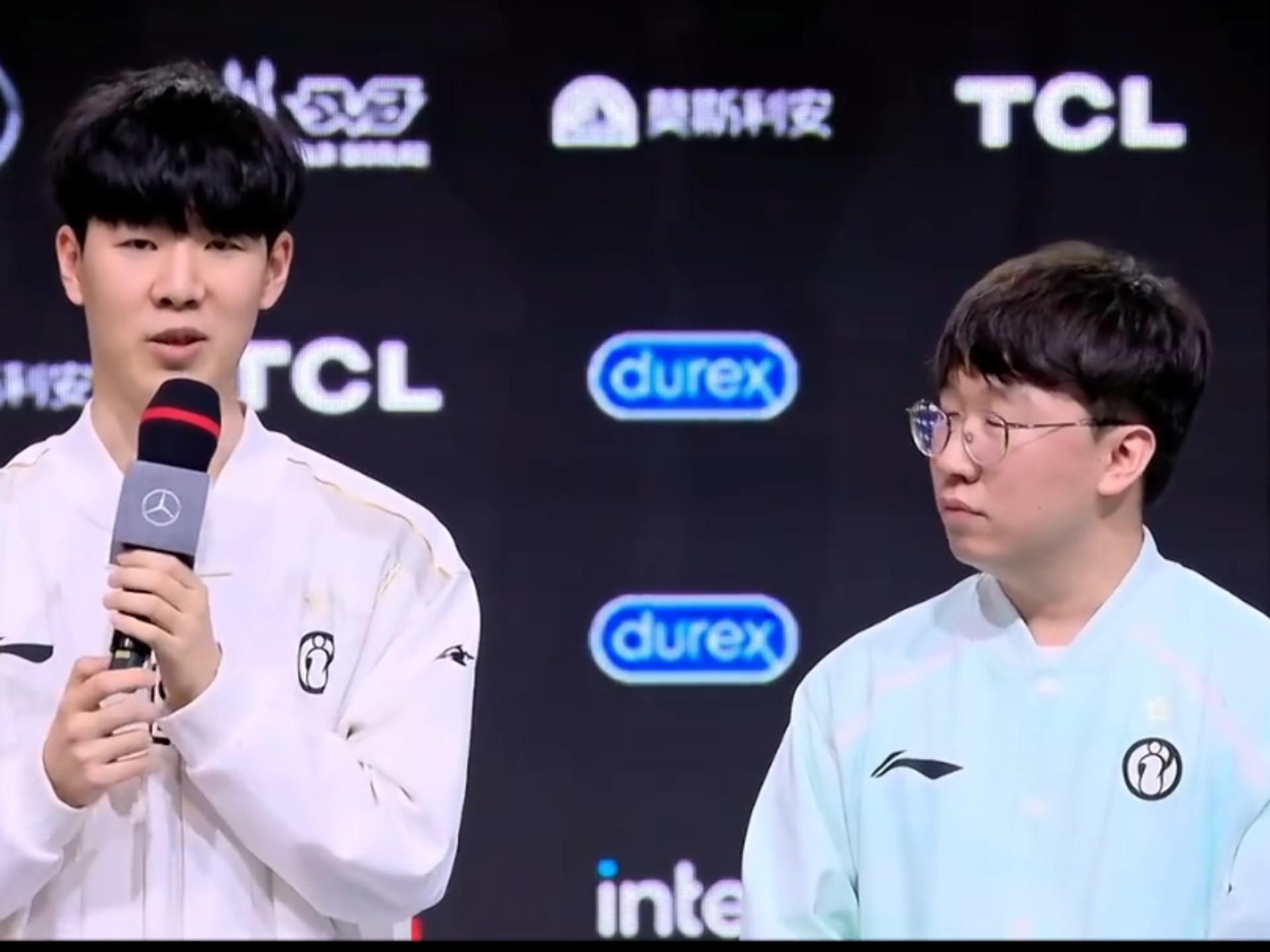 TheShy关键节点赛况扑朔迷离,DWG带队取胜! TheShy关键节点赛况扑朔迷离,DWG带队取胜!